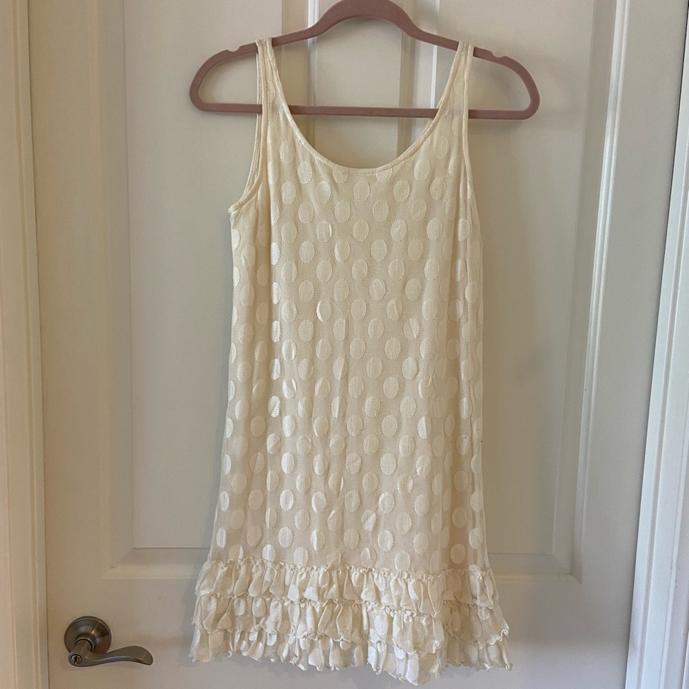 Alice + Olivia Circle Sheath Dress Ruffle Bottom Beige Cream Size Small